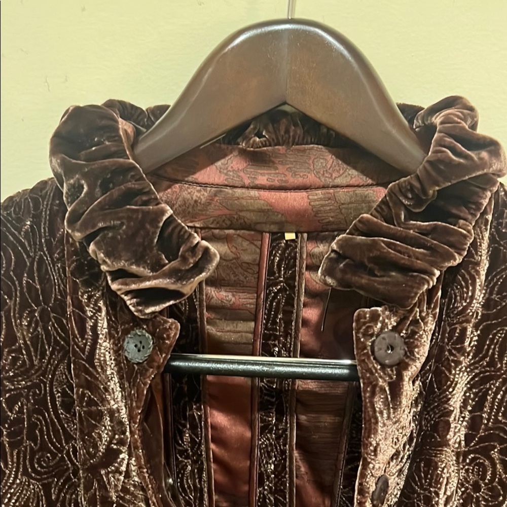 Reversible Elegant Brown Velvet and Burgundy Blazer size 10 EUC Elie Tahari RARE - Picture 7 of 16